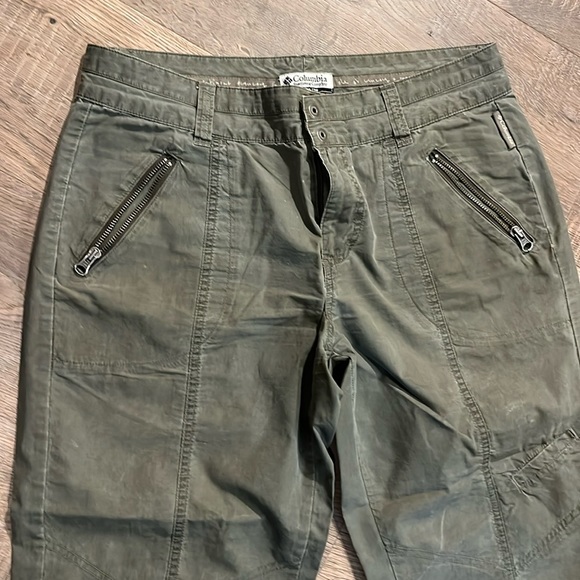 Y2K Columbia army GREEN capri pants canvas light weight zip pockets size 10 hike - Picture 12 of 16